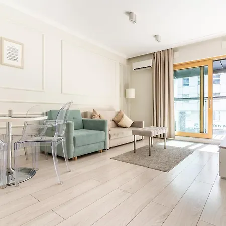 Apartment Mennica - Golden *